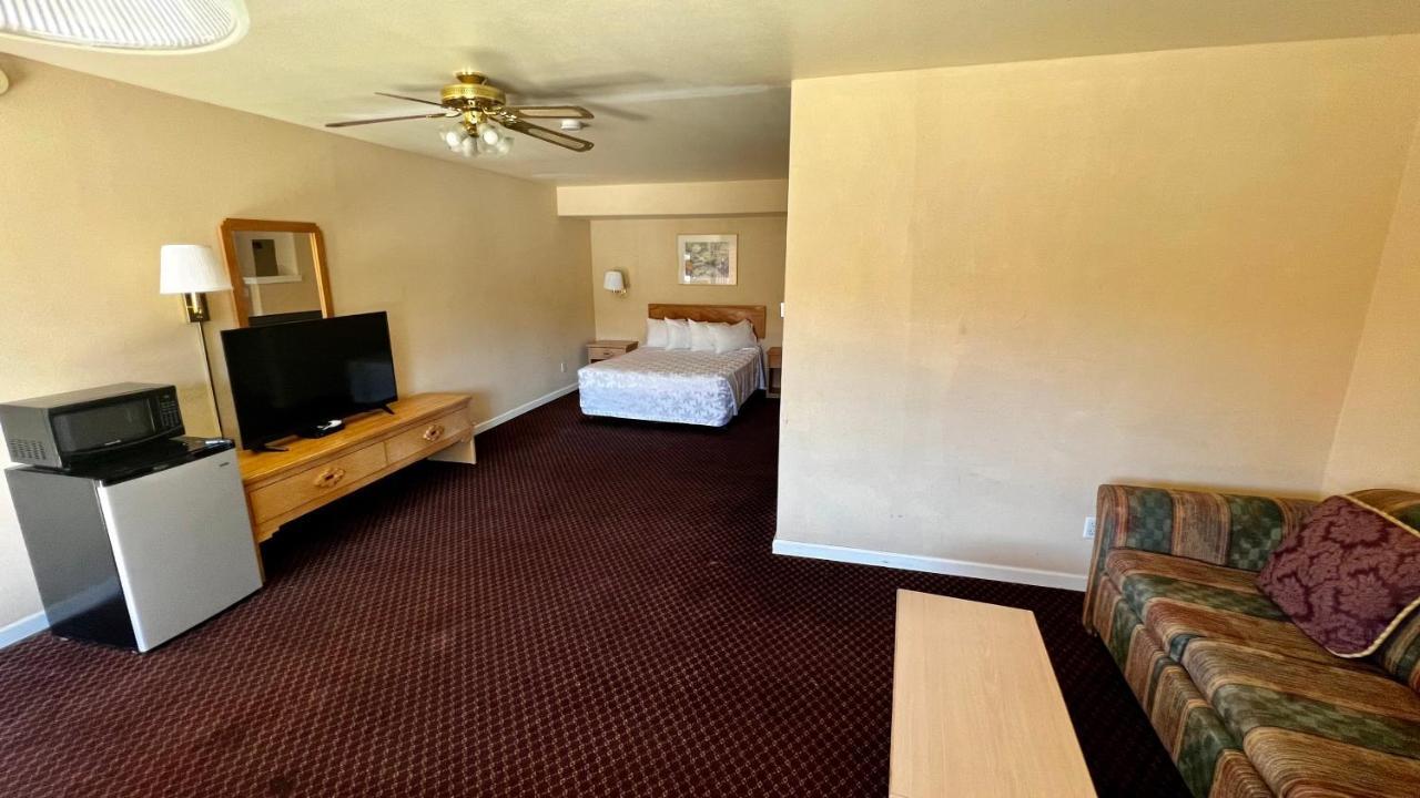 Rodeway Inn Уиннемакка Экстерьер фото