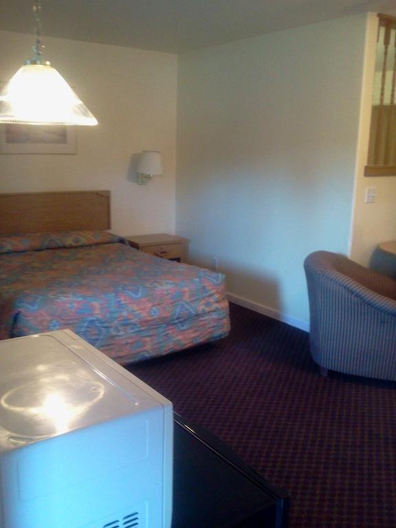 Rodeway Inn Уиннемакка Экстерьер фото